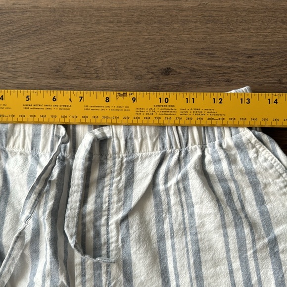 Uniqlo Linen/Cotton Blend Elastic Waist Striped Shorts in Sz Small - Picture 6 of 9